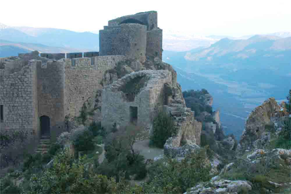 Francia - castillos cátaros 16 - Peyrepertuse.jpg